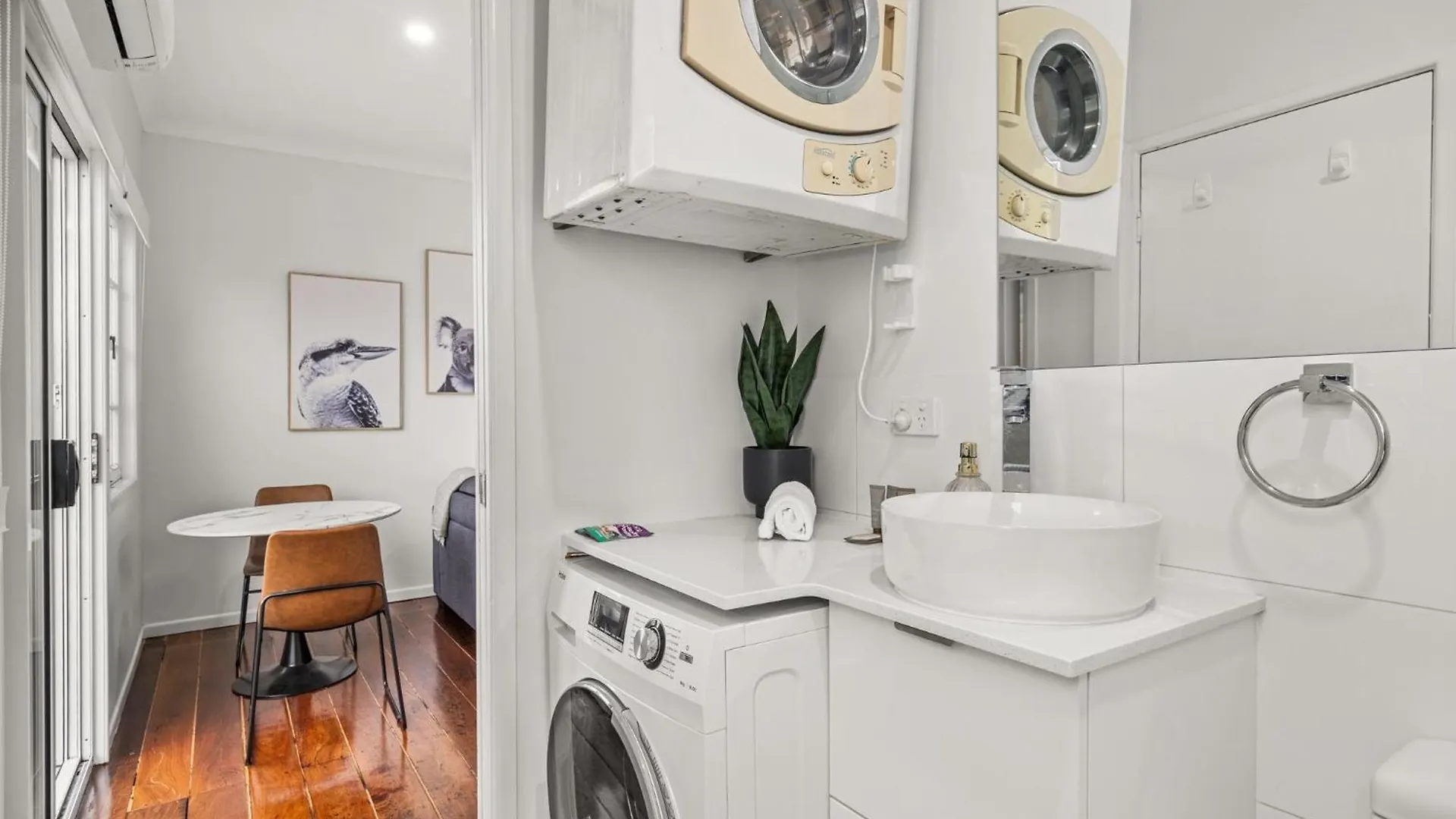Charming 1-Bed Cottage With Garden Retreat Bald Hills 0*,