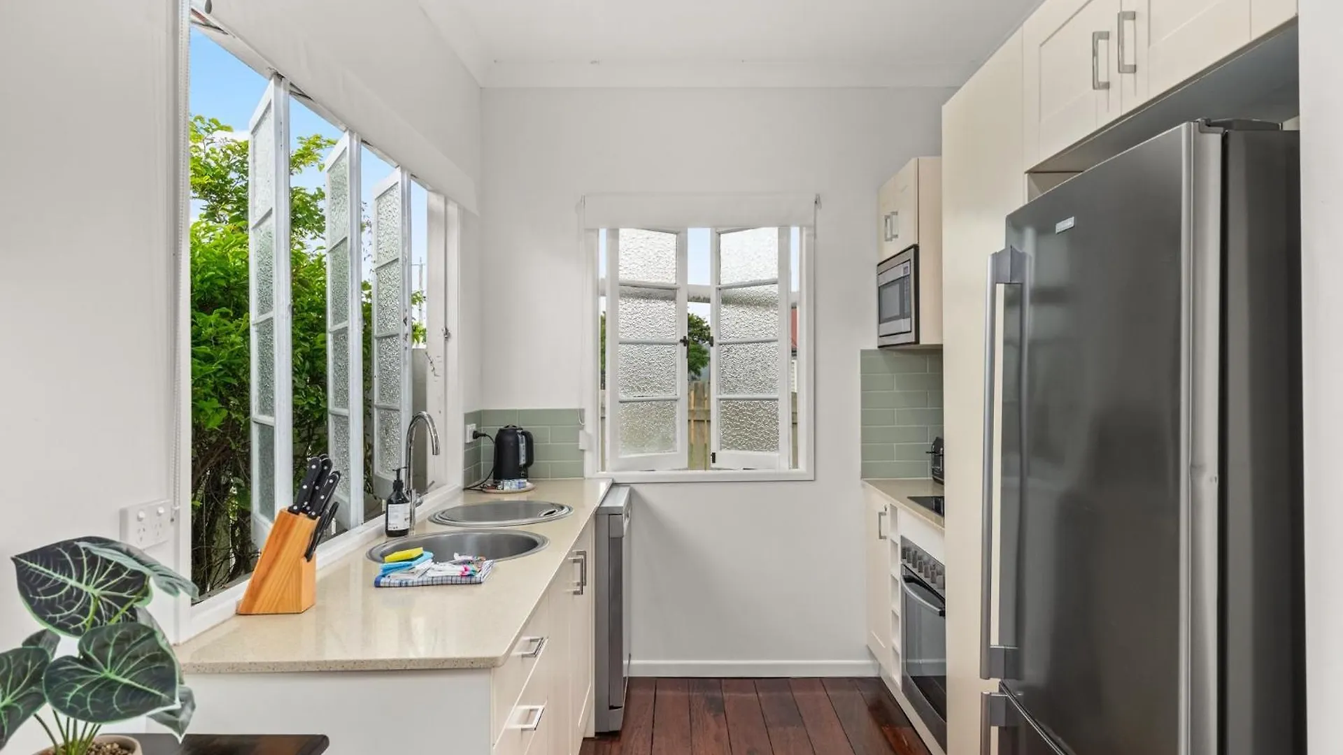 Charming 1-Bed Cottage With Garden Retreat Bald Hills 0*,  Αυστραλία